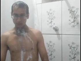 网上泄露了我给小区骚货发裸照 今晚就去干死这个贱货 japanese chub joyous porn