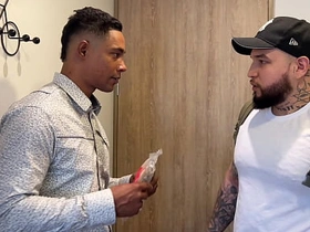 黑人邻居用大鸡巴操我屁眼 gay porn asian and white