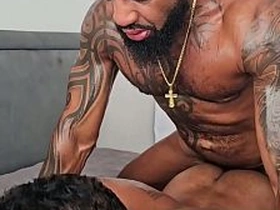 那个傲慢的直男邻居一直偷看我撸管，最后进房间狠狠操了我 taiwan cute joyful porn