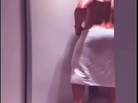 在淋浴间撞见醉酒好友帮他发泄郁闷 gay japan porn tube