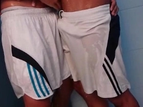 冷静一下 asian brothers gay intercourse videos