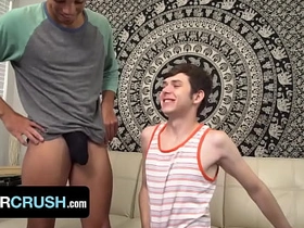 饥渴的焦糖肤色猛男Amone Bane内射无聊的继弟Dakota Lovell - BrotherCrush gay hot hunk porn