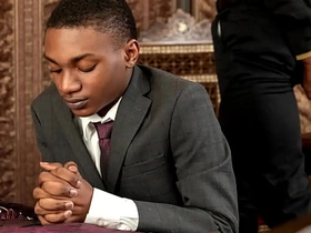 黑人浸信会男孩多米尼克·杨被黑人牧师普林斯·雷恩的大黑屌干了！这小基佬嘴和屁眼都没逃过那根巨屌！ exemplary chinese gay porn