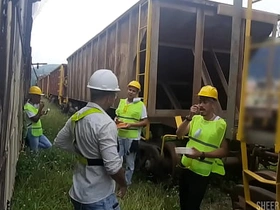 工友午休时玩大了 轮操被动同事还射了好多精液当甜点 gay asian big cock porn