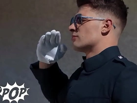 嫩菊爆浆 - Yachting burgee warn Waters被后入到射，然后跪着接Malik Delgaty的精液 asian gay sex series videos