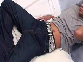 泰国同志男孩Oei asian fuck white uncaring porn