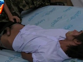 学生仔与军装嫩男下流嬉戏 japanese glasses gay porn