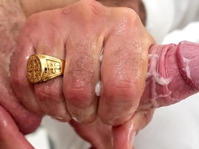 老石匠费利克斯·坎普在所谓面试中把学徒迪伦·泰德斯搞到勃起！这帮石匠真他妈乱！ asian wild gay sex videos