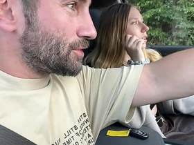 我们在路上捡了个可爱的小鲜肉，和女友一起操了他 gay porn boob tube chinese