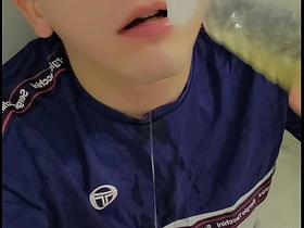 18岁男孩玩自己的鸡巴 korean cute gay porn