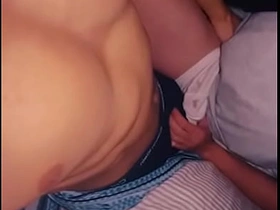 第一次在肌肉邻居家给他口交，最后被他无套内射 japan well-pleased porn cum