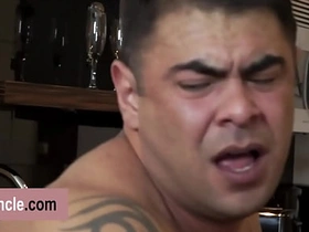 超性感猛男瑞奇遇到暗恋对象，现在该干点刺激的了 asian metro gay sex videos