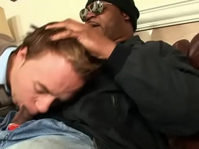 黑肌猛男撕開白嫩男孩肛門狂操 hot neighbour gay porn