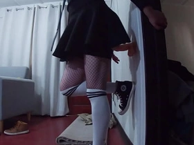 穿迷你裙的Chico从肛门拳交入门，塞进他的新巨型假阳具 japanese gay porn nomination