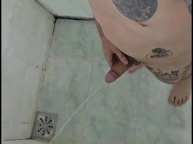 我在浴室尿尿 japan feet gay porn