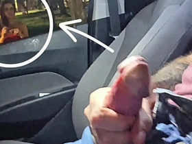 公交站台对着红发妞公开冒险自慰！ hot free movie gay porn