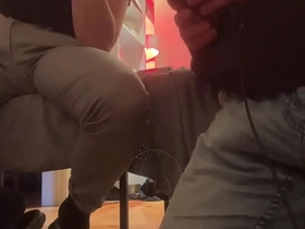 俩素人室友为粉丝直播尿湿裤子 asian daddies gay sex videos