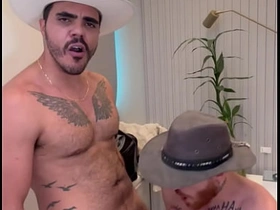 Carmona和Marcelo在激烈互搞中干翻农场男孩 gay porn korean army