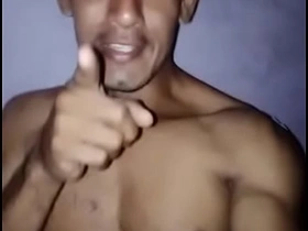 帅哥们都好吗 人家给你们亲亲哦 fruit chinese gay porn stars