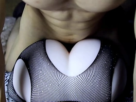 在她浑圆大屁股上射满精液，接着继续操她屁眼！ japan uncaring porn magazine