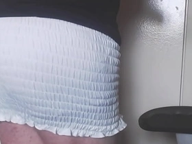 瘦弱伪娘Oso撒尿玩自己骚屁股 korean gay porn boy