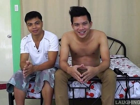 亚洲男孩Rolly被挠痒并射一脸 situs gay porn indonesia