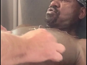 跨种族BDSM玩奶第二集 pinoy free gay porn