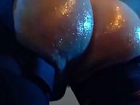 油光水滑的骚臀穿情趣内衣 porn gay japan cute