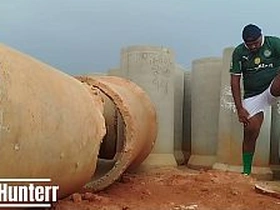 打完球浑身汗臭跑去工地打了一炮 indian fucks korean gay porn