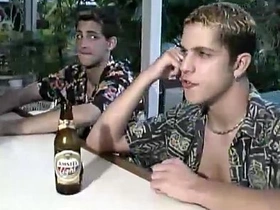 嫩弟 Ethan 和 Matthew 互嗦鸡巴后肛交 asian gay sex videos knead