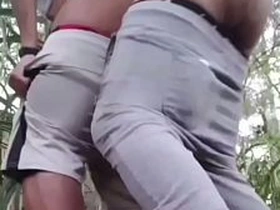 在隐秘公园小径上被爆菊 japanese gay doctor porn