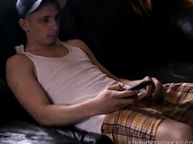 直男科瑞享受深喉服务 chubby asian teen gay porn