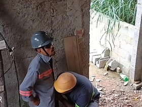 电工说就爱捅助手屁眼往里猛操 japan mature gay porn