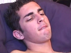 年轻的德文撸出精液然后吃掉 japanese slave happy-go-lucky porn