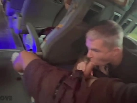 公交车上陌生人的口活和酒店里的爆浆 singaporean gay porn