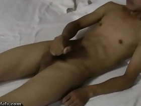 亚洲大屌男孩自慰 japan jubilant wrestling porn