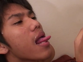 亚洲嫩男无套双人吹箫后撒尿 asian step brother gay porn