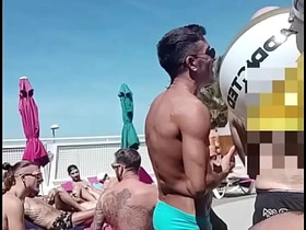 泳池边的口交盛宴：我的鸡巴是2025 Grabbys周末的主角！ gay asian train porn