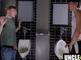 你他妈看什么看 安吉尔·埃利亚斯 chinese pizza delivery gay porn