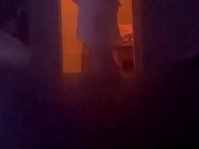 监控拍下瘦弱少年被发情继父弄醒 快速激烈的一顿操作：打屁股、口交、踩踏、坐脸 japan gay porn solo