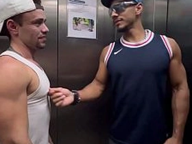 绝美伪娘用迷离眼神凝视镜头 young japan gay porn