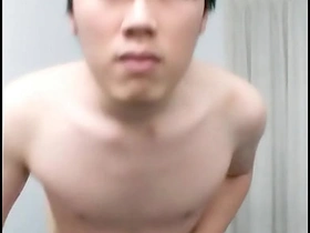 可爱的亚洲小鲜肉打飞机 chinese gay workout porn