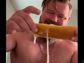 肌肉猛男连续5次把浓精射在热狗上 asian elated porn black