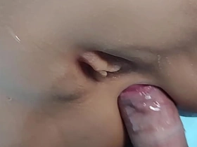 干她的屁眼。 gay korean school porn