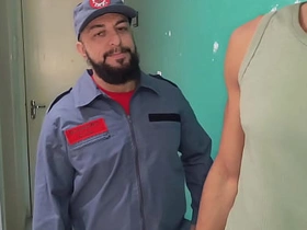 跟我工作的公寓里直男住户搞上了 cute uncaring chinese porn