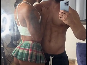 穿迷你裙的骚货被大鸡巴猛男干 asian group well-pleased porn