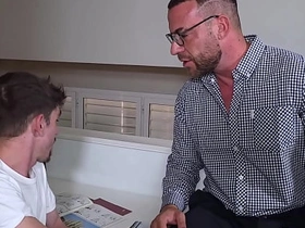 意大利原味性爱技巧荣誉学位 [预告片] gay teen japan porn