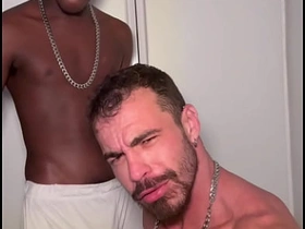 和大鸡巴玩花样 taiwan gay porn tweet