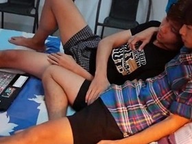 亚洲小鲜肉看片后欲火焚身 gym cheerful sex videos asian