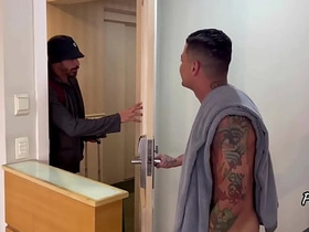 走错房间的啪啪啪 hot orgy gay porn